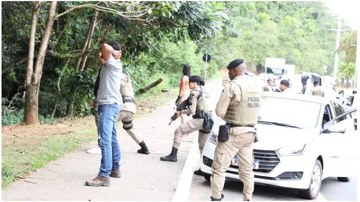 Capa: Polícia intercepta grupo criminoso e prende 10 pessoas em Brumado