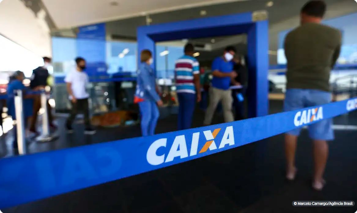 Capa: Caixa lança edital de concurso com 3,2 mil vagas para técnicos