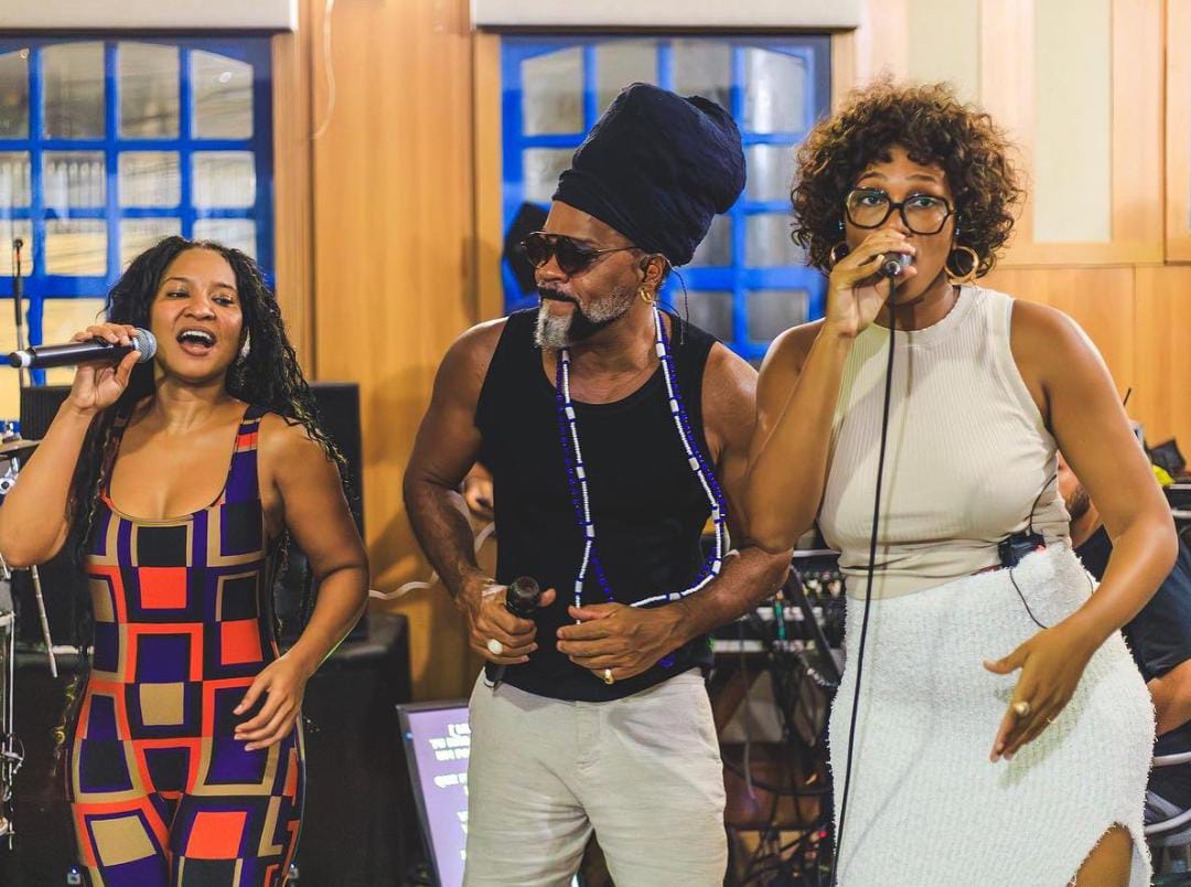 Capa: Carlinhos Brown, Seu Jorge e Larissa Luz se apresentam em show gratuito neste sábado