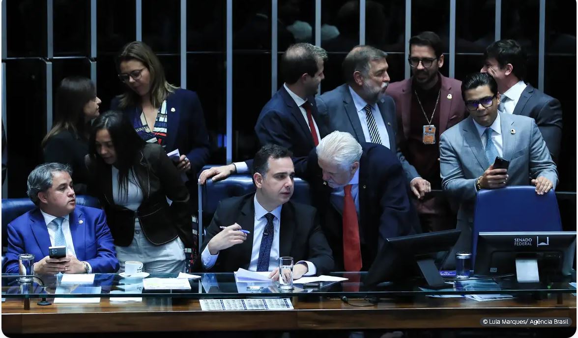 Capa: Senado aprova novo seguro obrigatório; valor estimado será de R$ 60 por ano