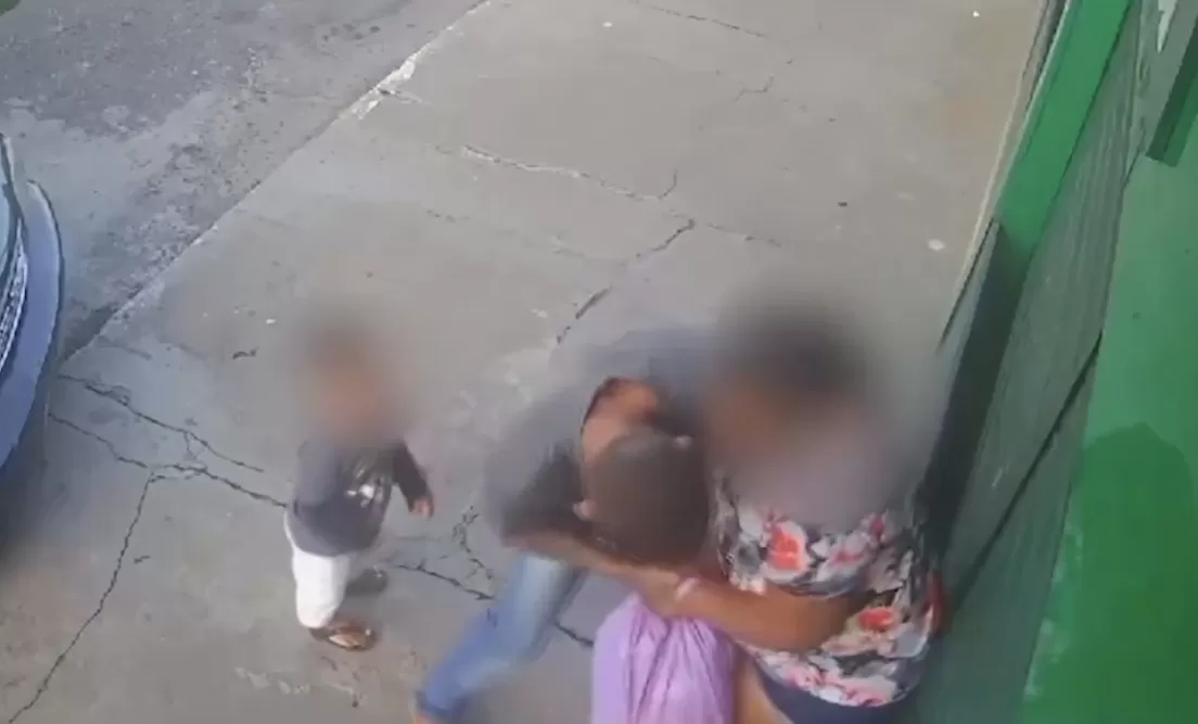 Capa: DE CORTAR O CORAÇÃO!  Criança presencia avó sendo assaltada em Itapuã