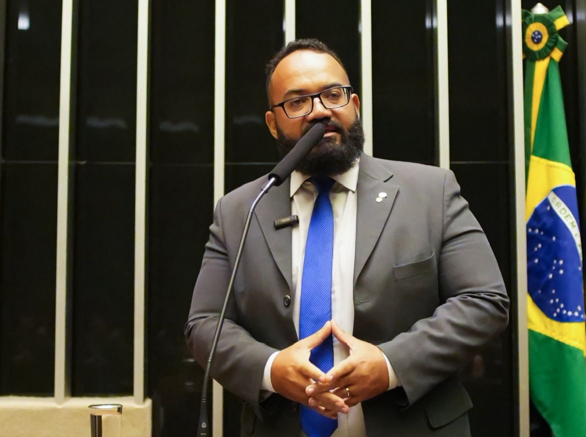 Capa: Leandro de Jesus quer implantar Cadastro de Pedófilos e de Agressores Sexuais na Bahia
