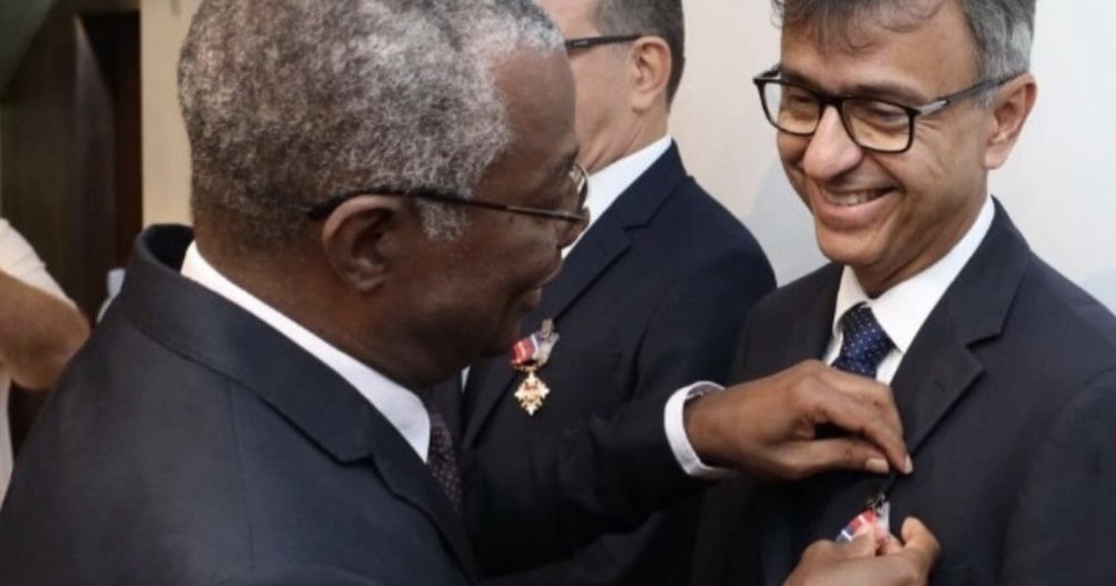 Capa: André Curvelo recebe Medalha do Merito da Casa Militar; Honraria foi entregue pelo governador Jerônimo Rodrigues