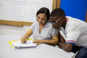 Capa: Governo do Estado concede avanço na carreira para 770 educadores na Bahia