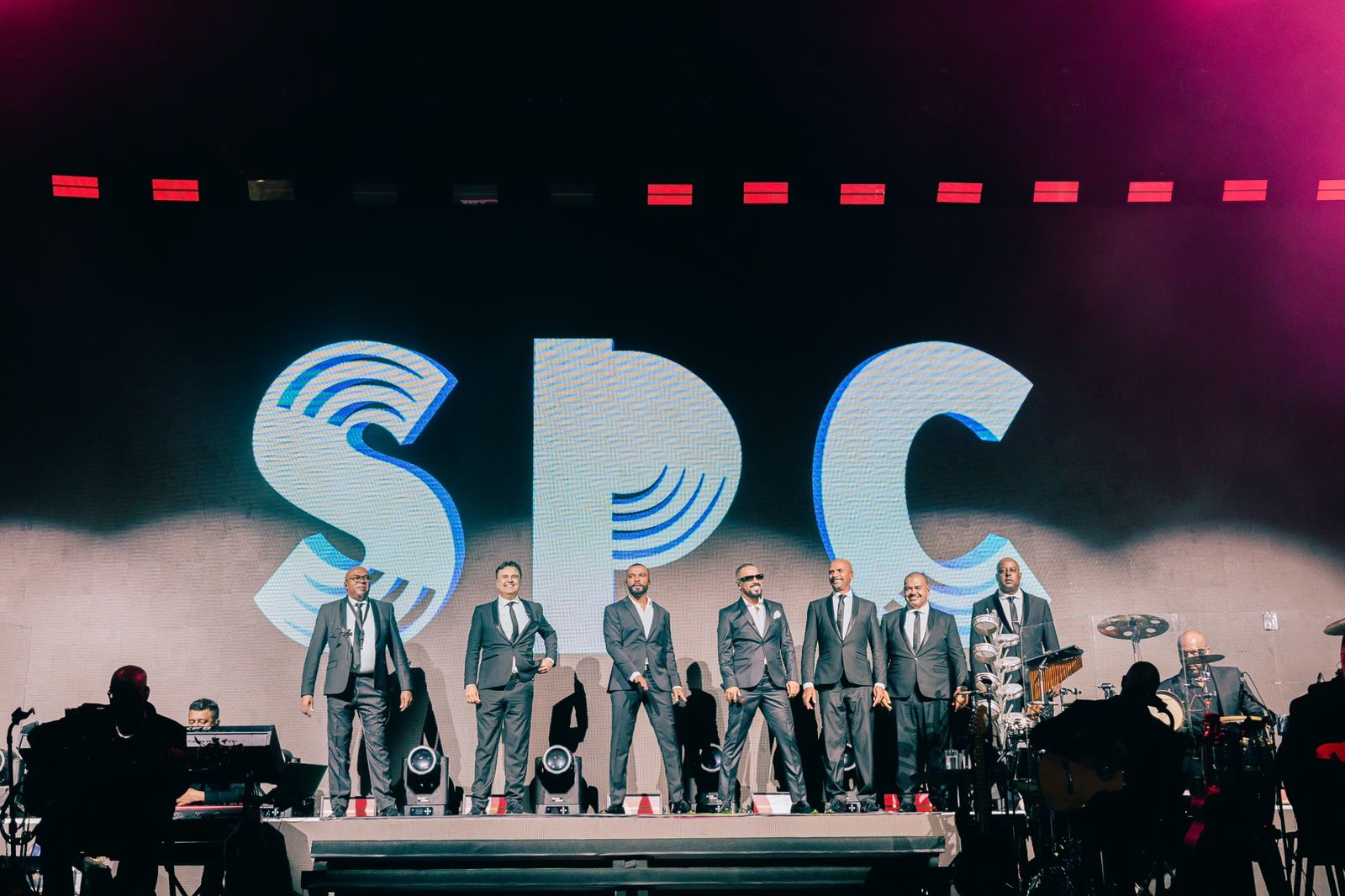 Capa: SPC 2 – Acústico lota Arena Fonte Nova e emociona multidão com maiores sucessos da carreira