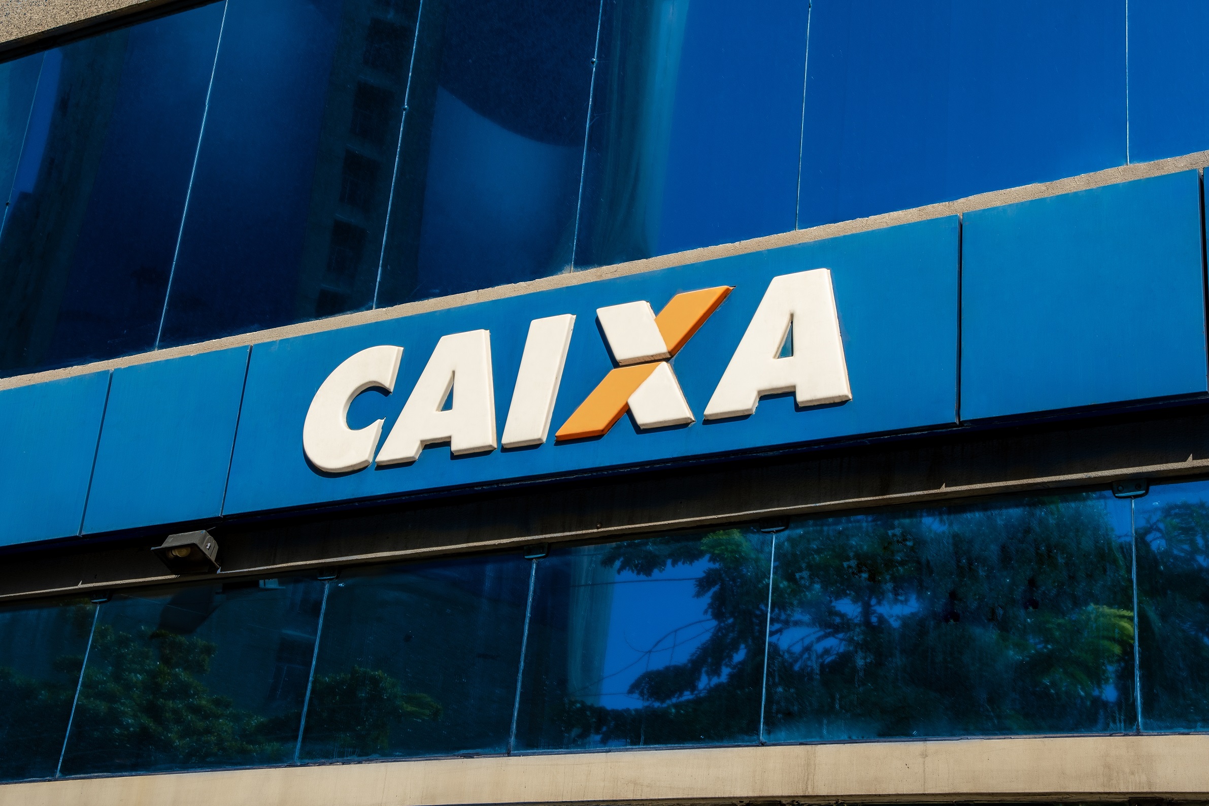 Capa: Caixa paga Bolsa Família a beneficiários com NIS de final 9