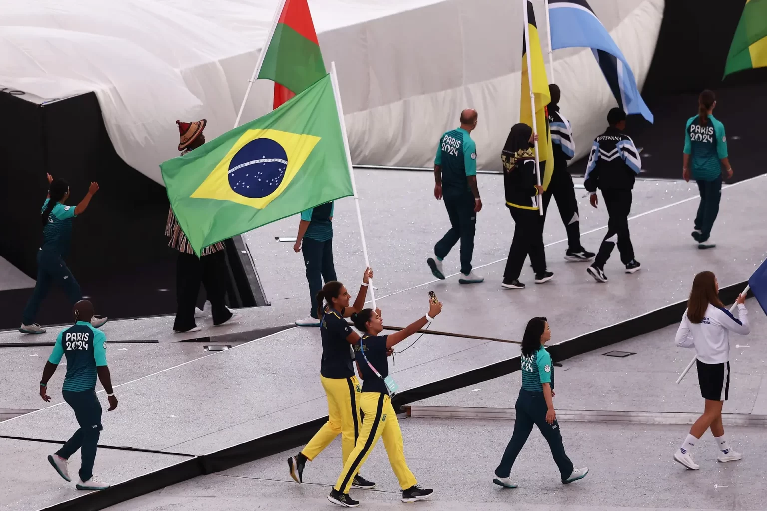 Capa: Jogos Olímpicos Paris 2024 encerram com grande festa e protagonismo dos atletas