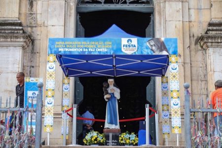 Capa: Festa de Santa Dulce dos Pobres termina nesta terça; confira atrações