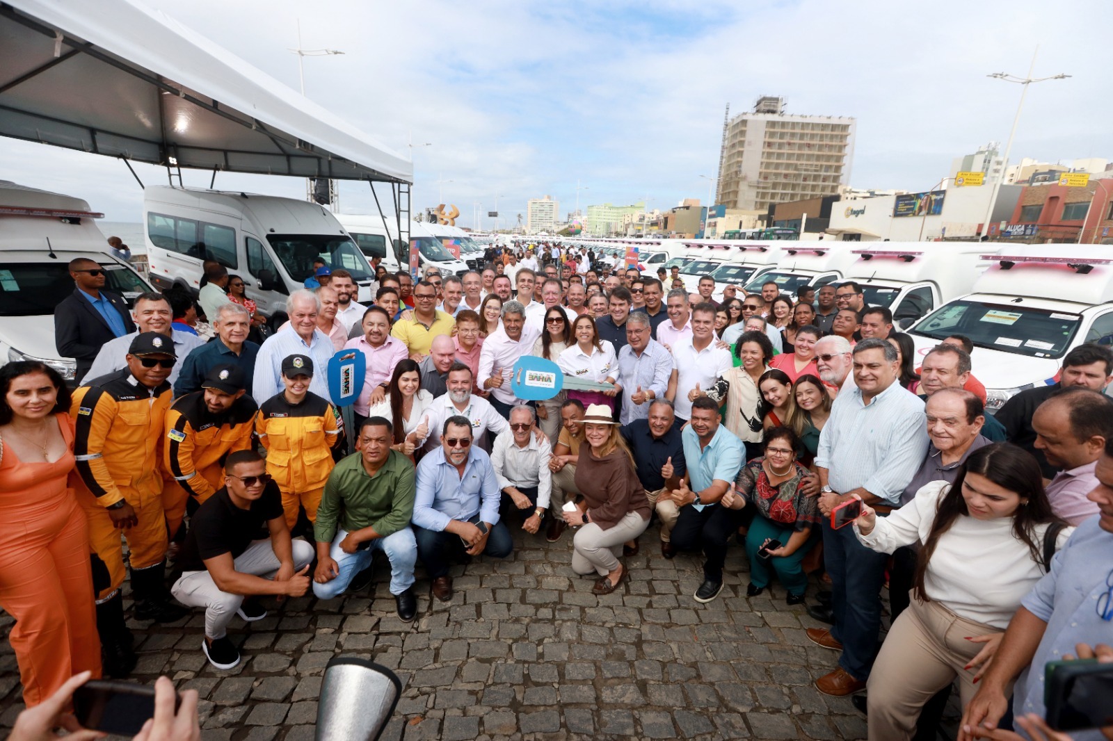 Capa: Governo do Estado fortalece saúde no interior com entrega de ambulâncias para 65 municípios