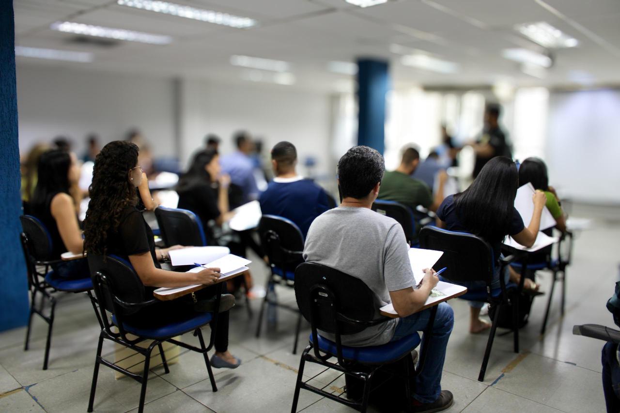 Capa: Policiais são treinados para utilização de sistema que permite gravação de depoimentos em delegacias