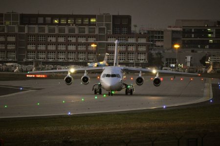 Capa: Empresas aéreas pedem 180 dias para adaptação ao horário de verão