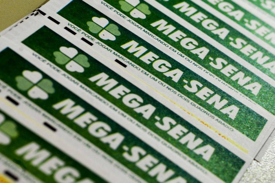 Capa: Mega-Sena sorteia nesta quinta-feira prêmio estimado em R$ 3,5 milhões