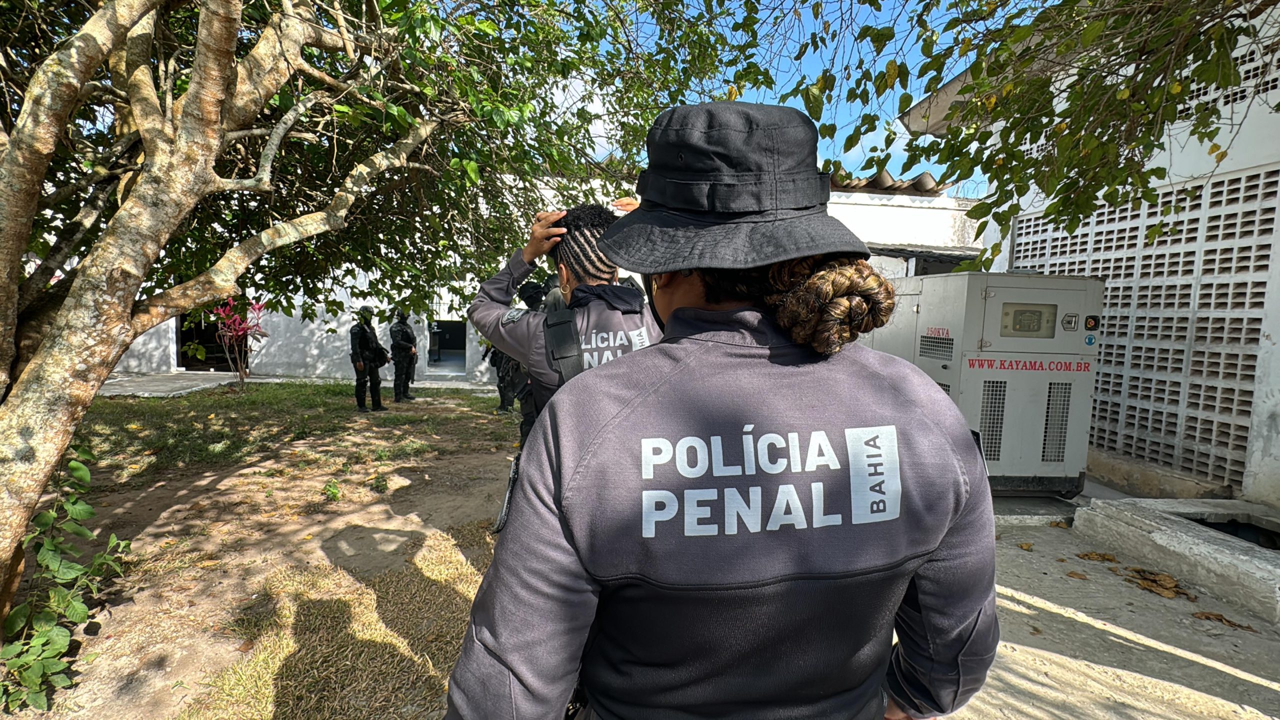 Capa: Anexo feminino do Conjunto Penal de Feira também é alvo da Operação Angerona