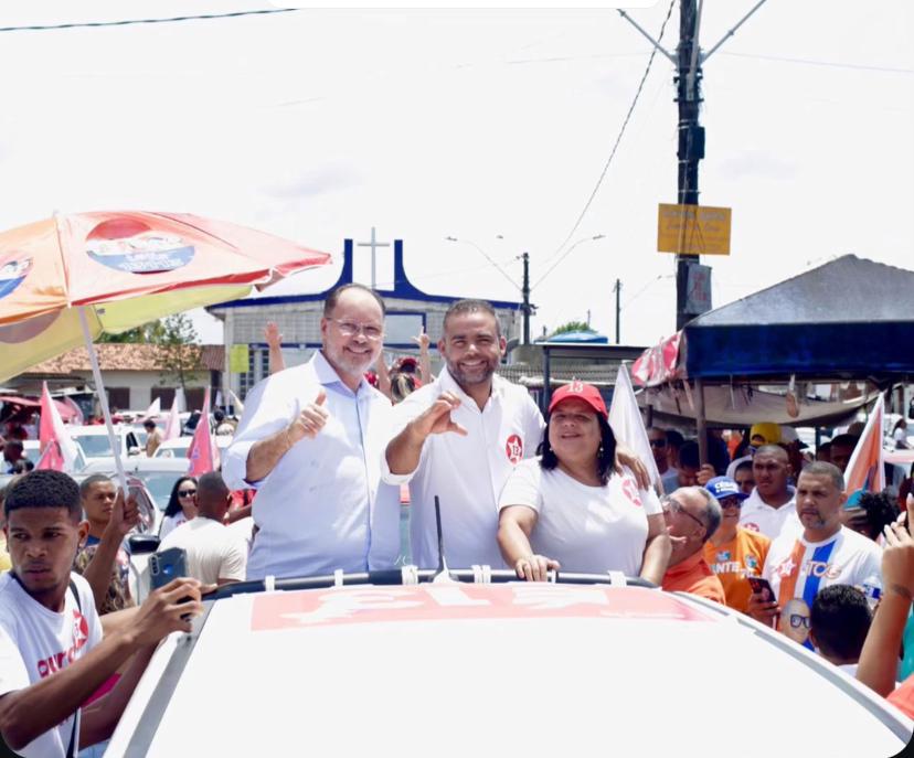 Capa: Lauro de Freitas: Rosalvo faz grande carreata e acredita em “vitória histórica” na cidade