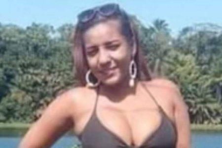 Capa: Ex-mulher de “cabeça cara” do CV é assassinada em Itapuã