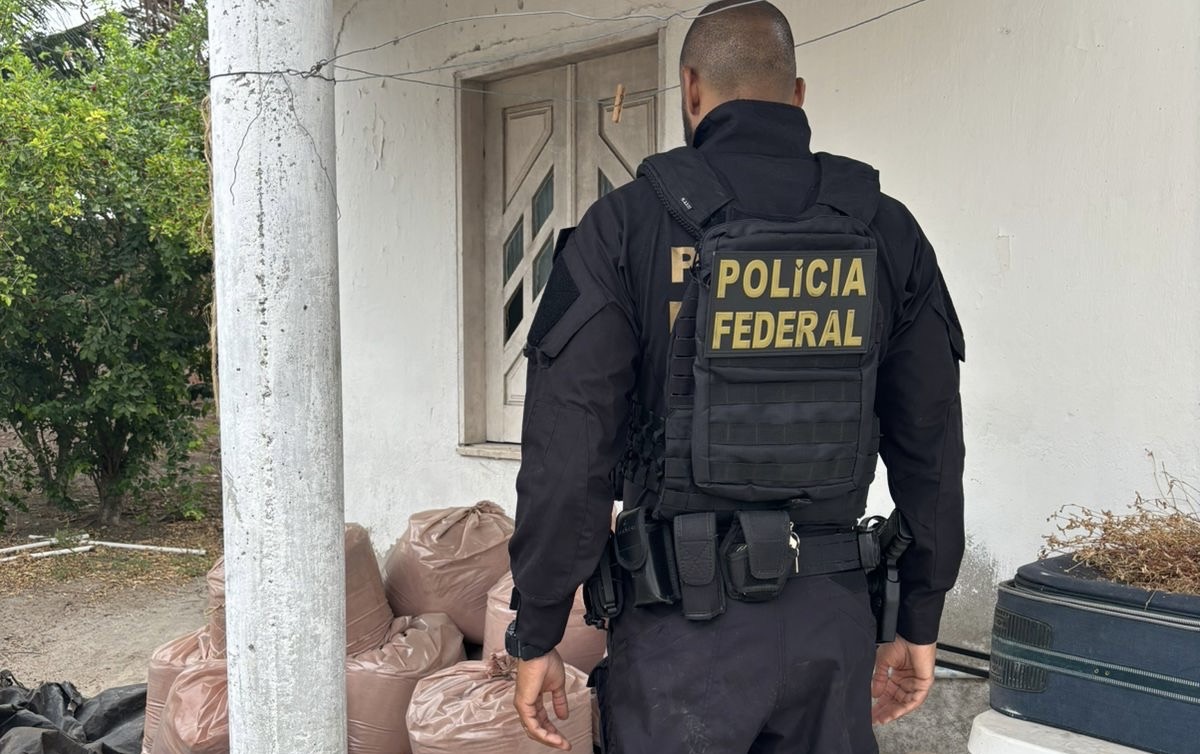 Capa: Polícia Federal desmonta esquema internacional de tráfico de entorpecentes