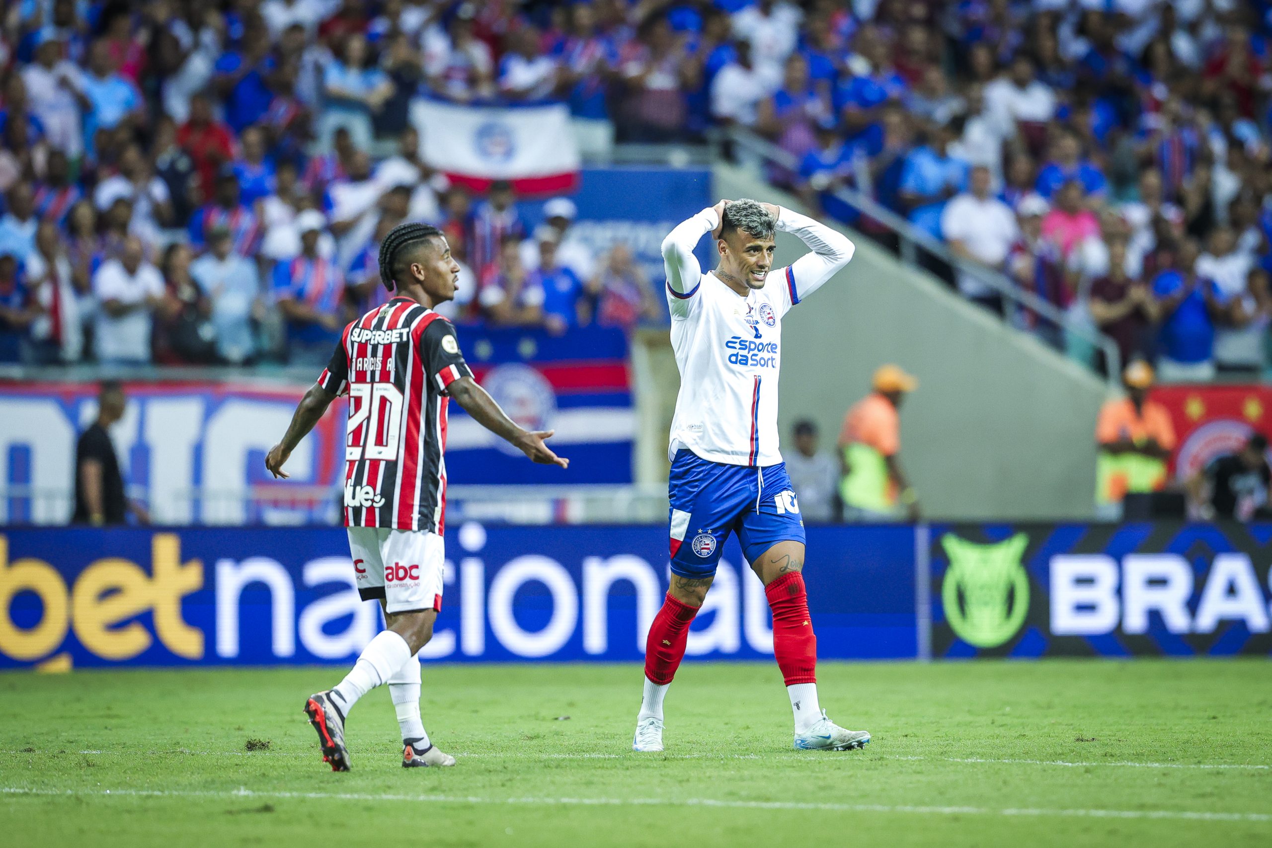 Capa: Bahia sofre com falhas defensivas, perde a segunda seguida e aumenta marca negativa de Ceni contra o São Paulo