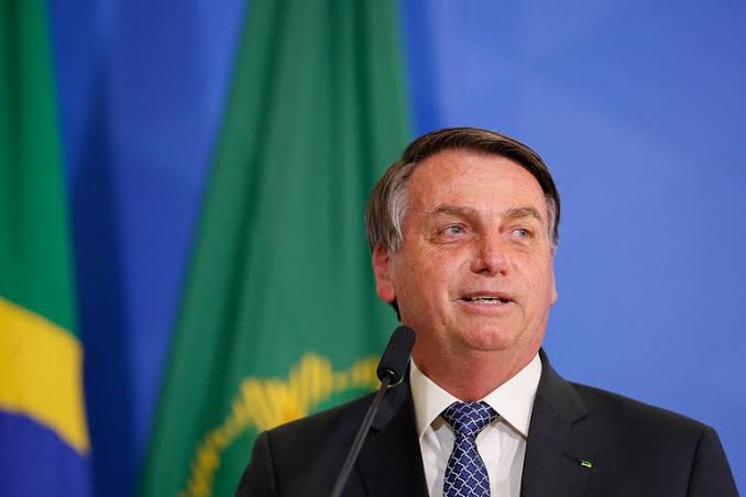 Capa: JAIR BOLSONARO: “Que vitória de Trump inspire Brasil”